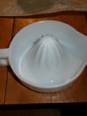 vtg sunkist white heavy reamer juicer minimalist style no counter space